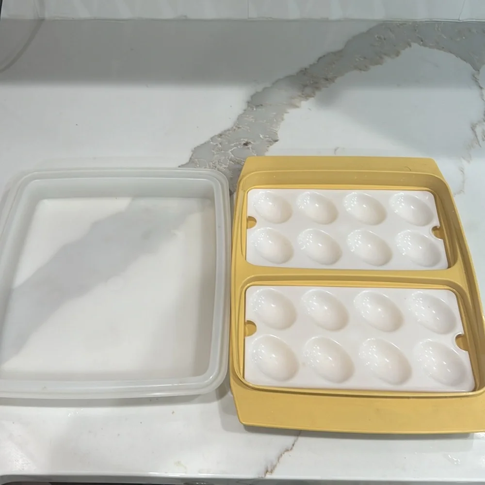 Vintage Tupperwear Harvest Gold Deviled Egg / Egg Carrier Holder Tray Dish